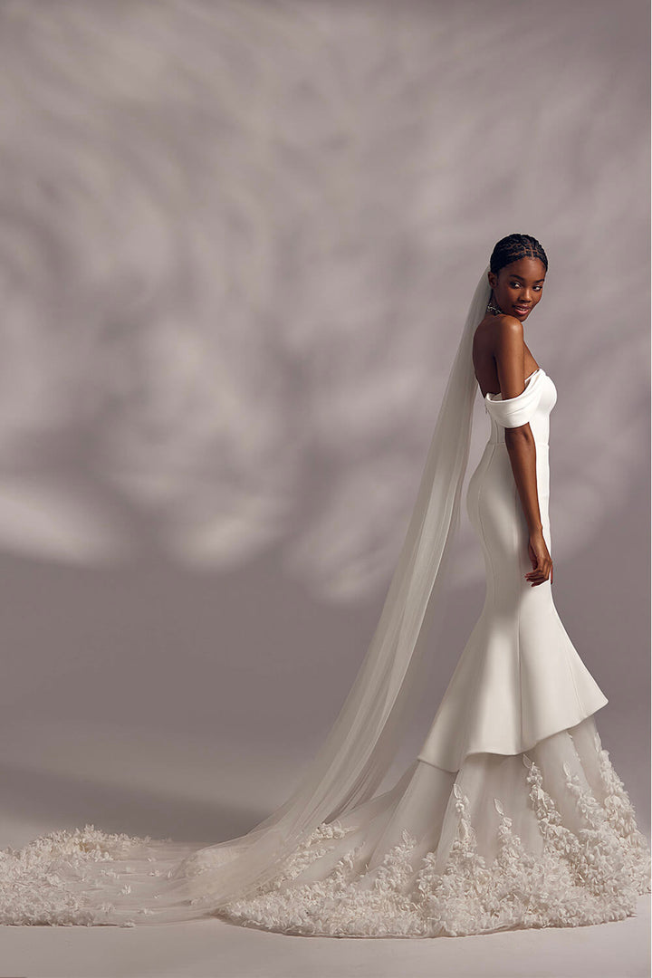 Eva Lendel, Unique Wedding Dress | Esposa