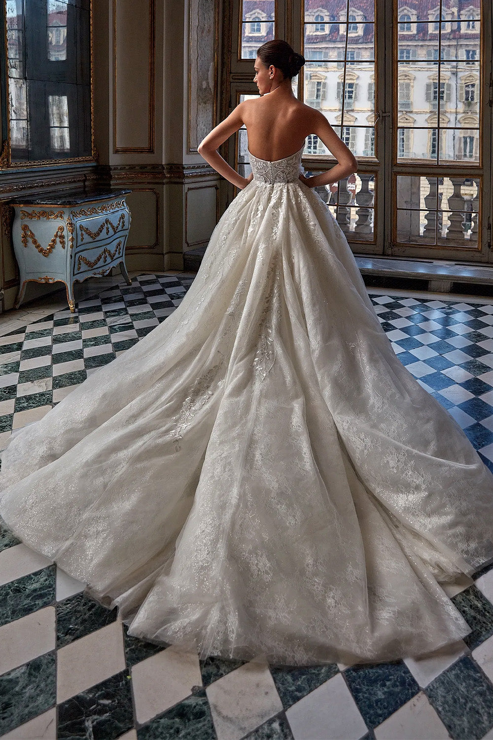 Pronovias Privée, Strapless Ballgown | Esposa