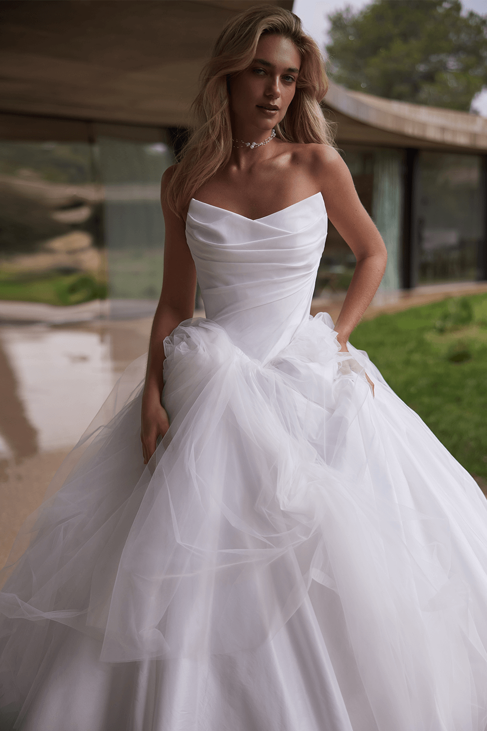 Eva Lendel, Radiant Ball Gown | Esposa