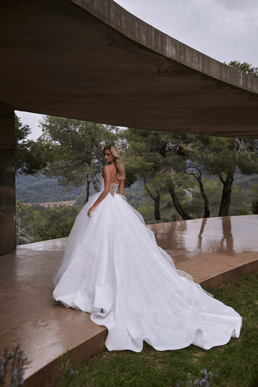 Eva Lendel, Radiant Ball Gown | Esposa