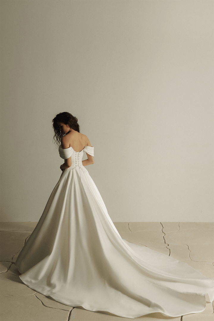 Eva Lendel, Graceful A-Line Gown | Esposa