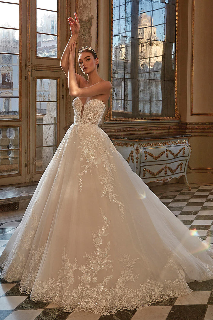 Pronovias Privée, Romantic Wedding Dress | Esposa
