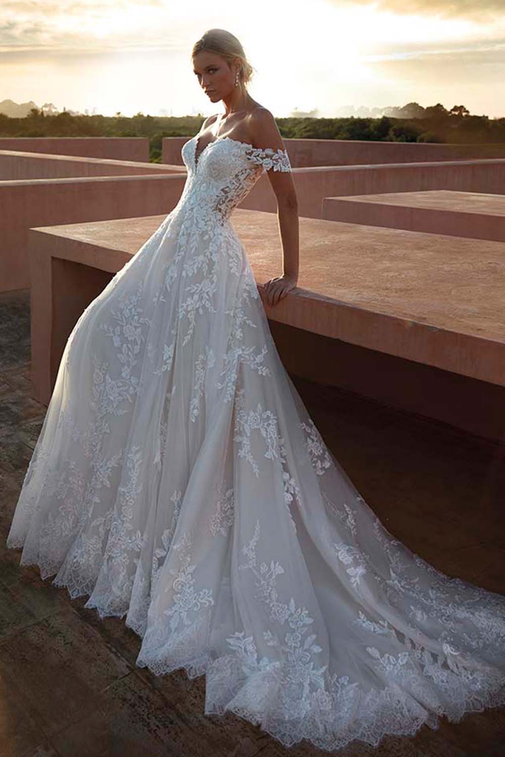 Pronovias, Romantic Wedding Dress | Esposa