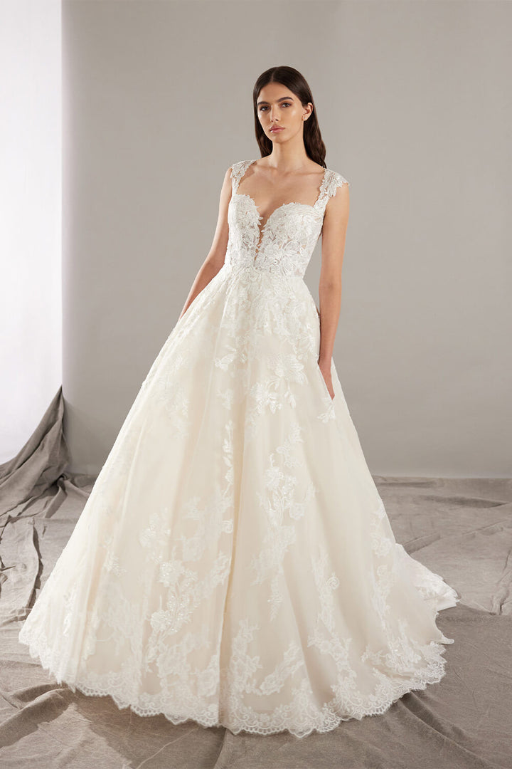 Pronovias, Lace Wedding Dress | Esposa