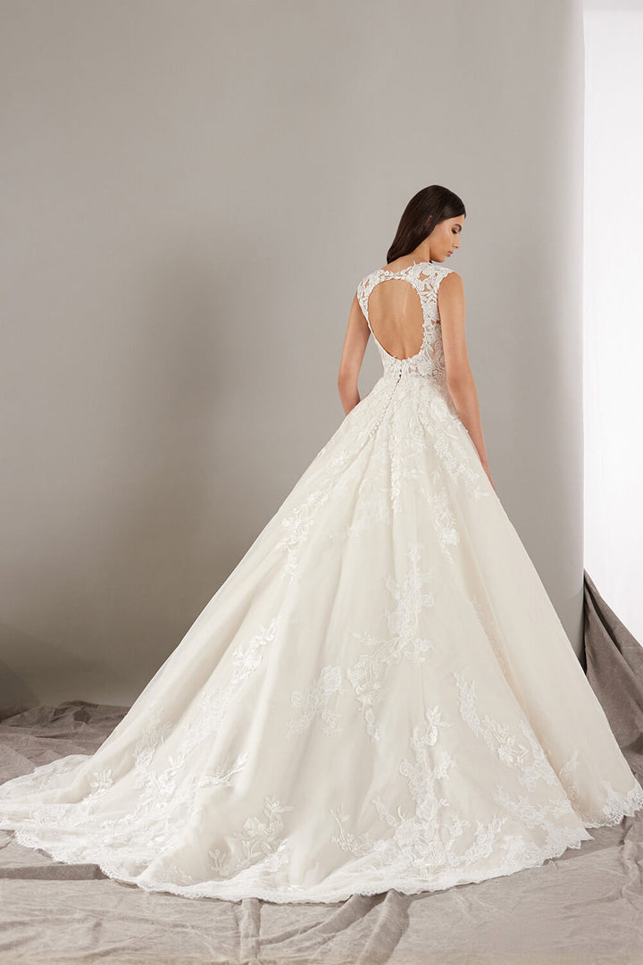 Pronovias, Lace Wedding Dress | Esposa