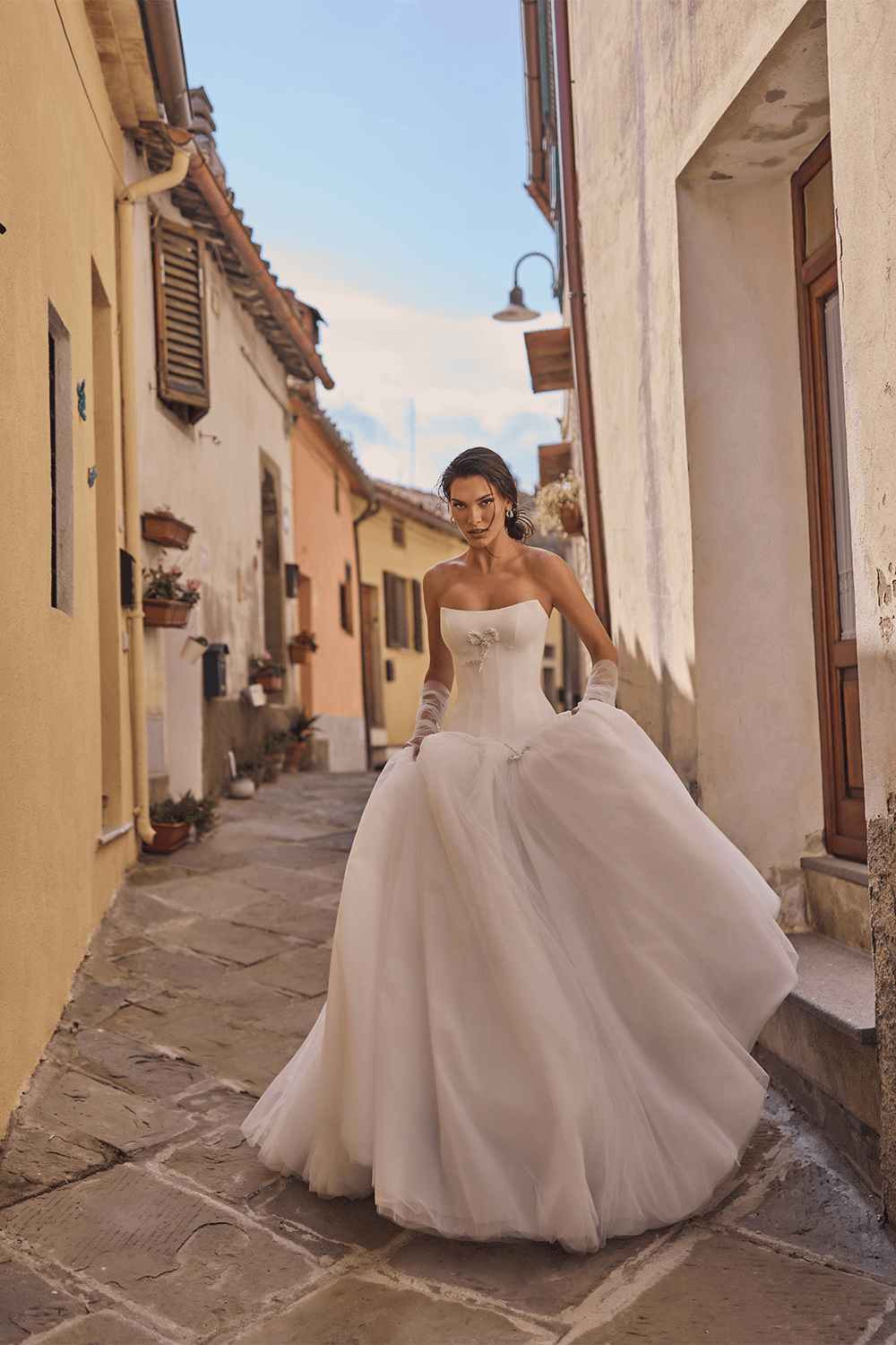 Wona Concept, Sculptural Ball Gown | Esposa