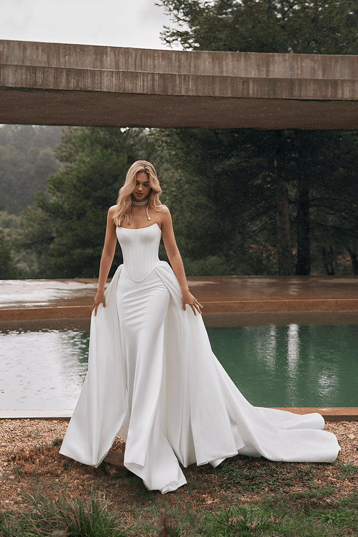 Eva Lendel, Anisia, Striking Mermaid Gown | Esposa