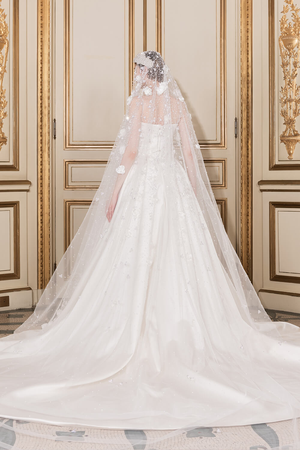 Georges Hobeika, Elegant Bridal Gown | Esposa