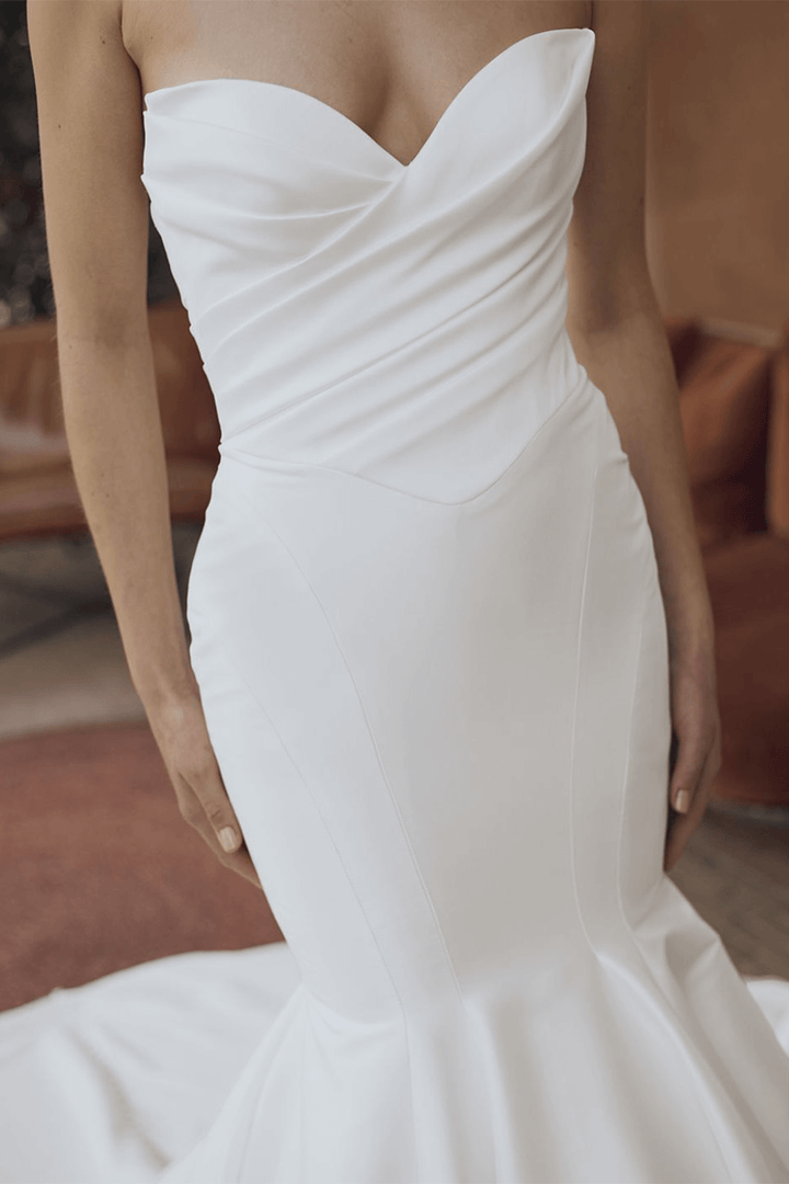 Elysee, Timeless Mermaid Gown | Esposa