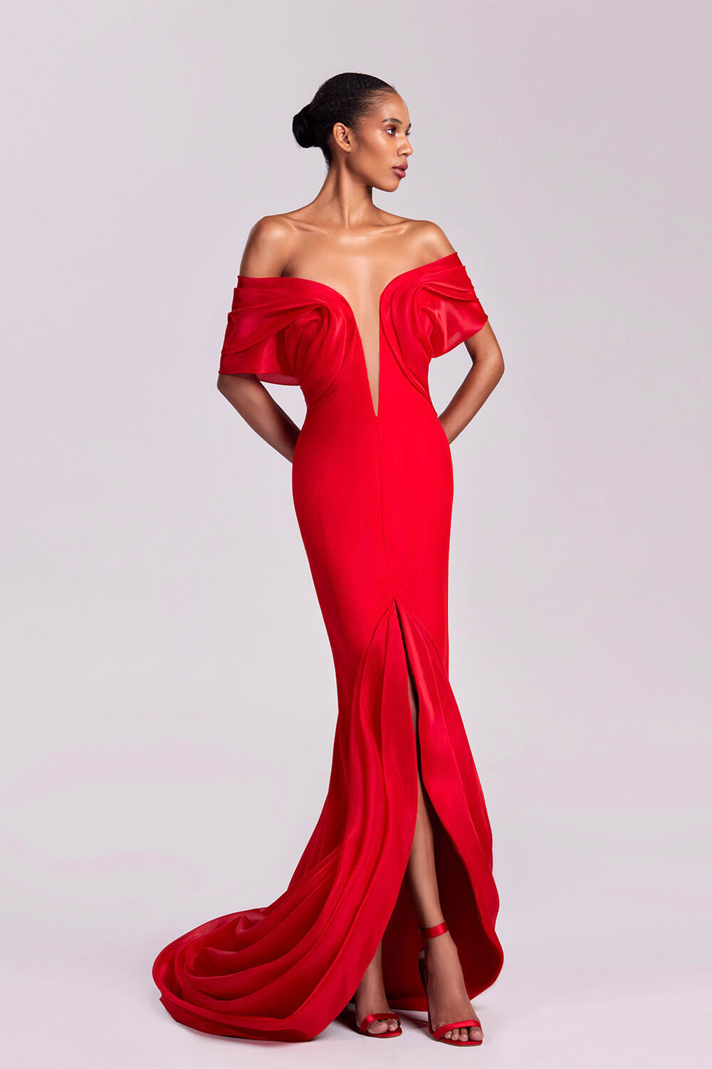 Gaby Charbachy, Off Shoulder Simple Dress | Esposa