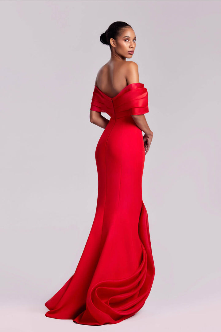 Gaby Charbachy, Off Shoulder Simple Dress | Esposa