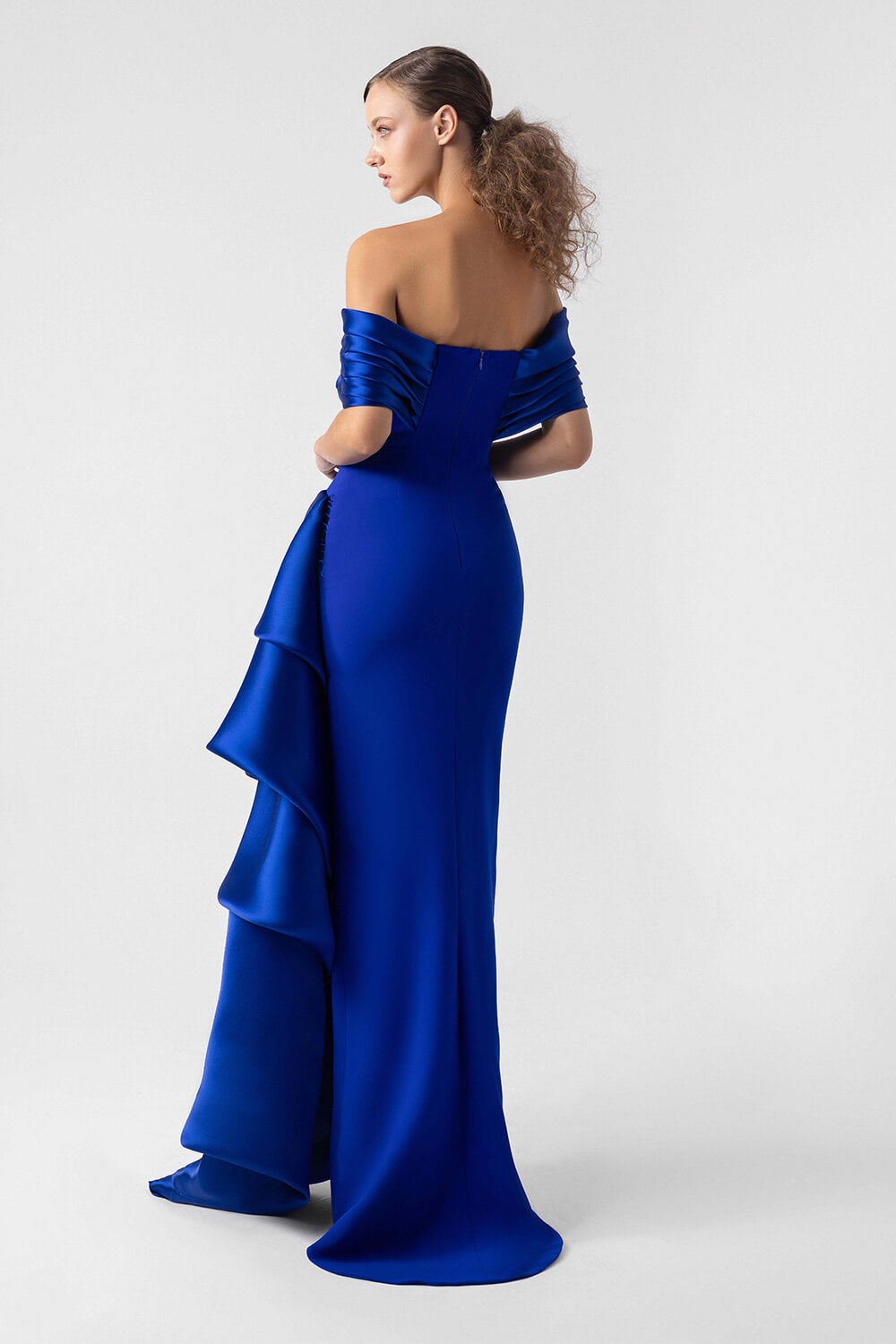 Gaby Charbachy, Off Shoulder Dress | Esposa