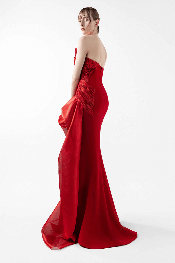 Gaby Charbachy, Striking Mermaid Gown | Esposa