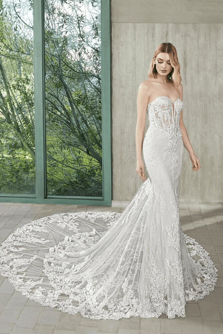 Pronovias, Romantic Mermaid Gown | Esposa