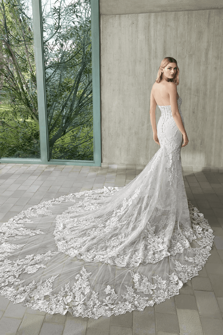 Pronovias, Romantic Mermaid Gown | Esposa
