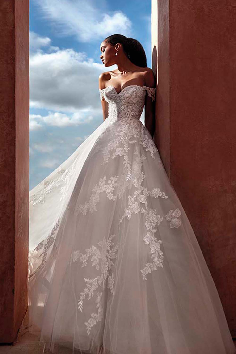 Pronovias, Lace Wedding Gown | Esposa