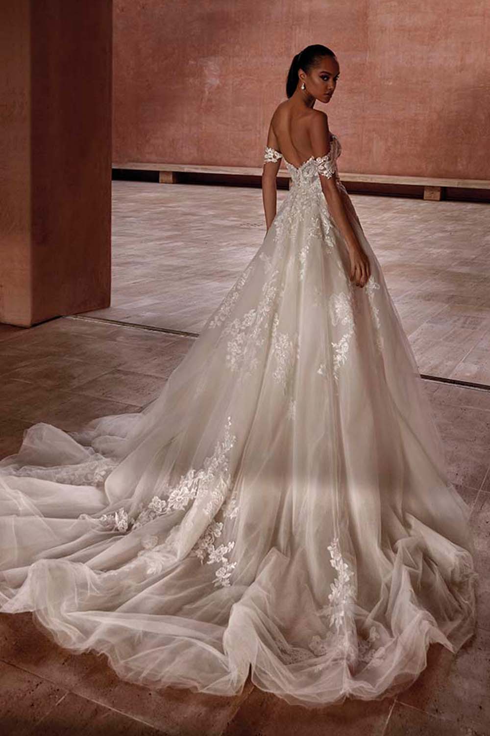 Pronovias, Lace Wedding Gown | Esposa