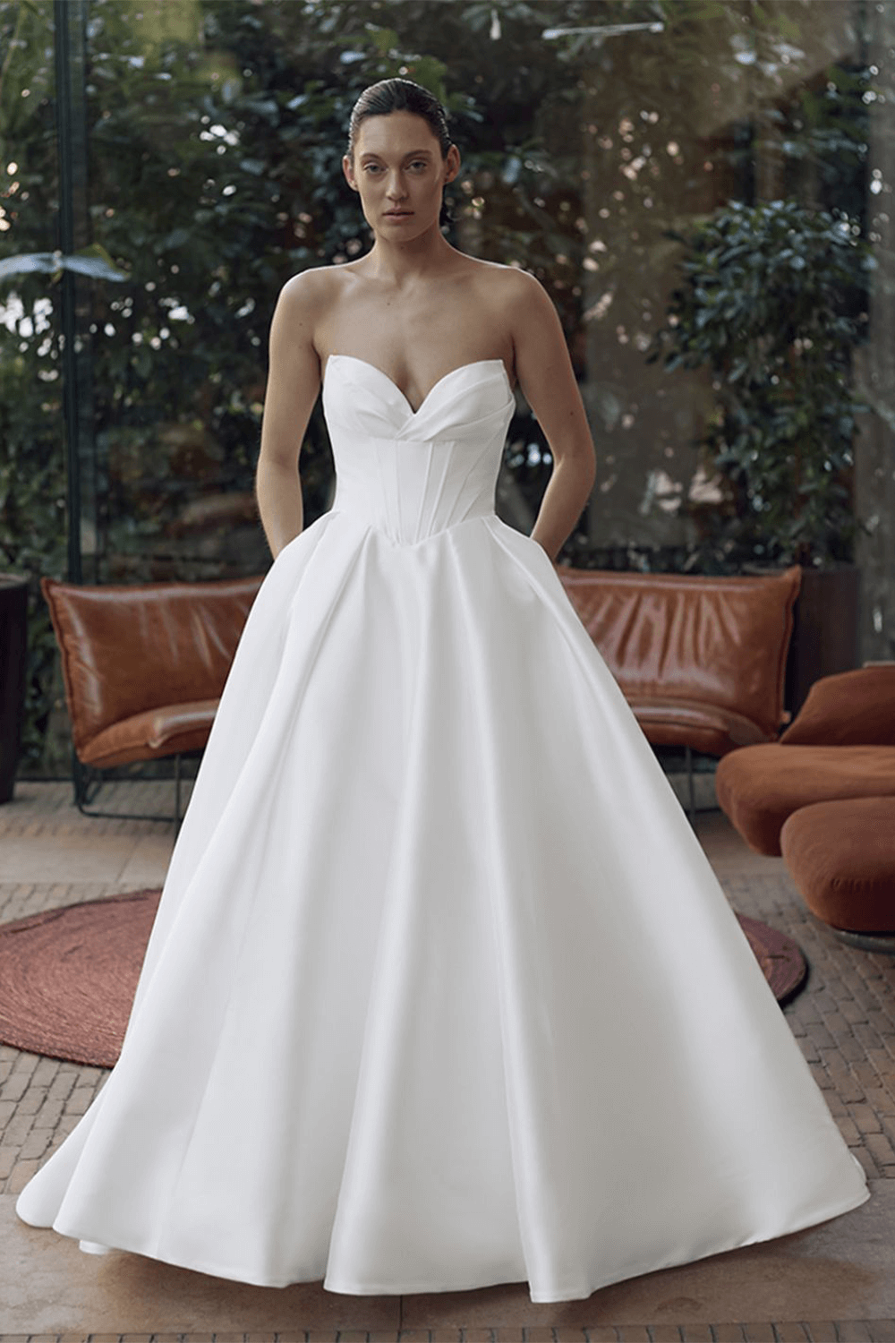Elysee, Minimalist Ball Gown | Esposa