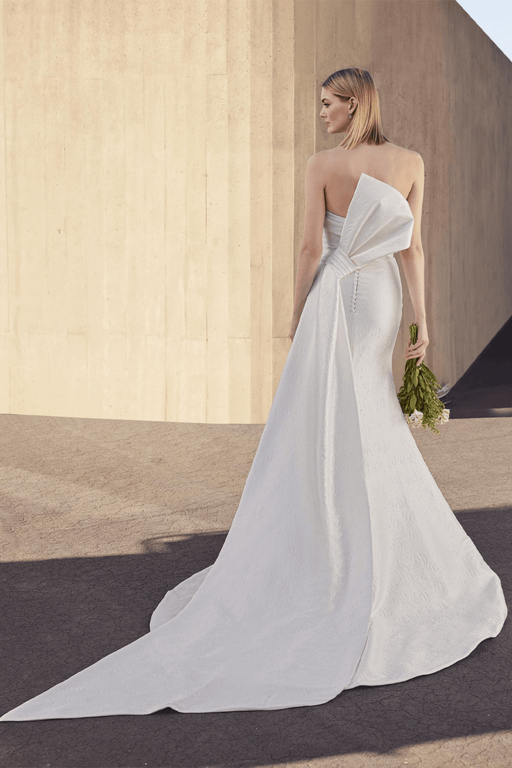 Pronovias, Modern Mermaid Gown | Esposa