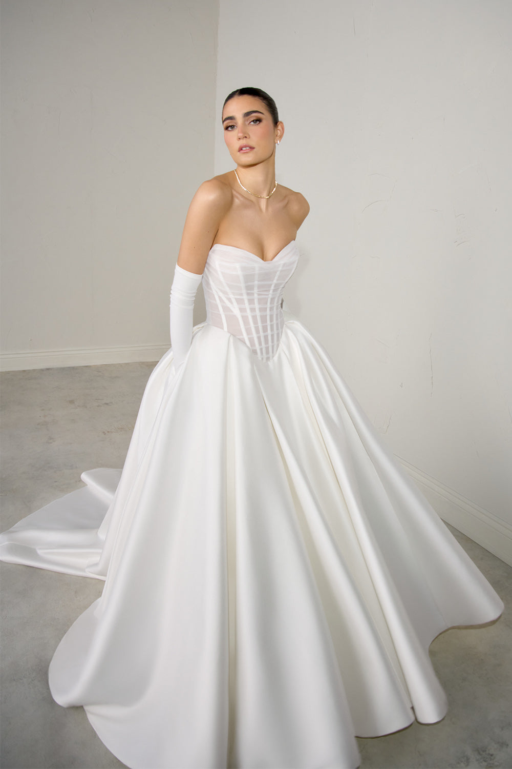 Justin Alexander, Modern Ball Gown Bridal Dress | Esposa
