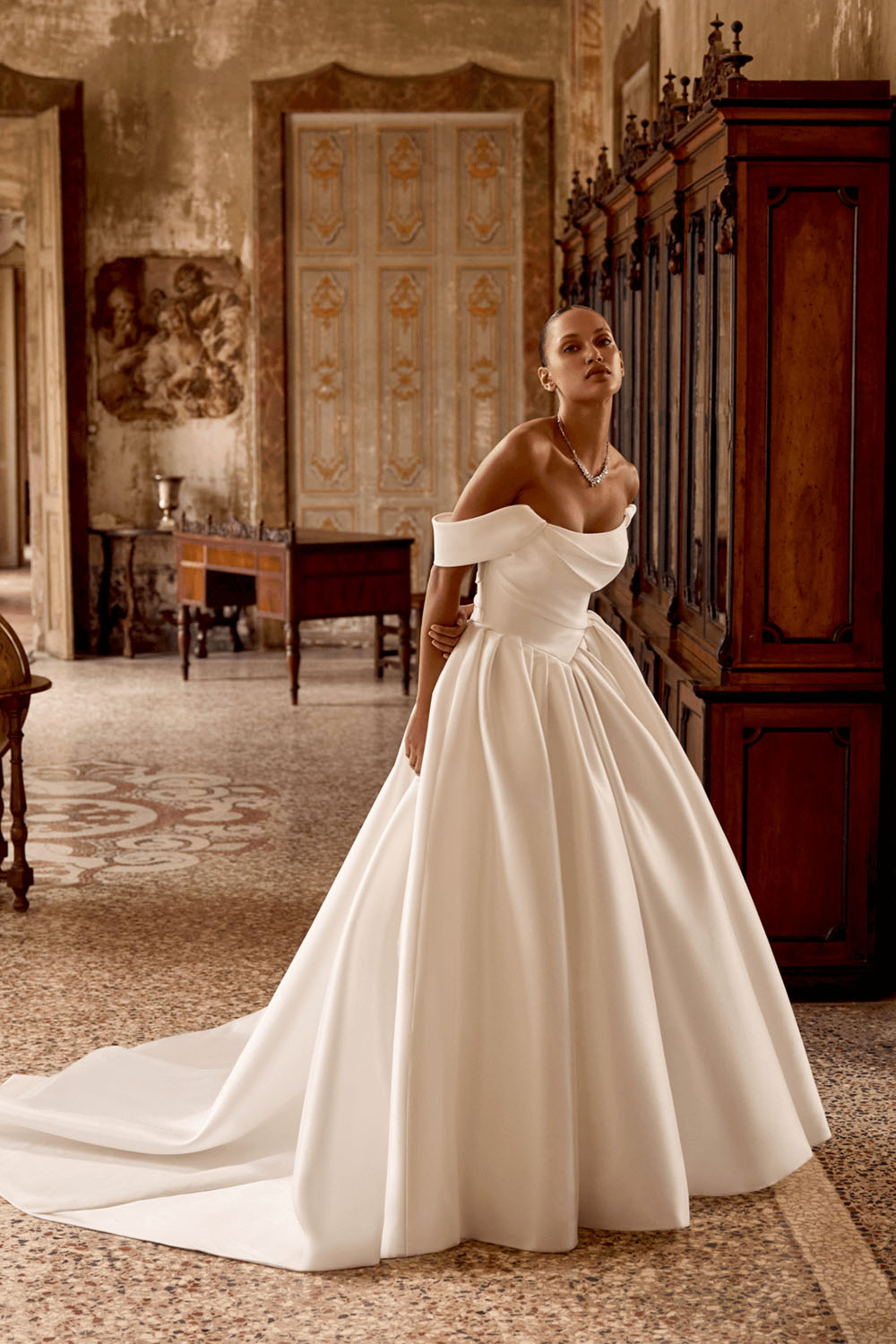 Justin Alexander, Off-shoulder Ball Gown | Esposa