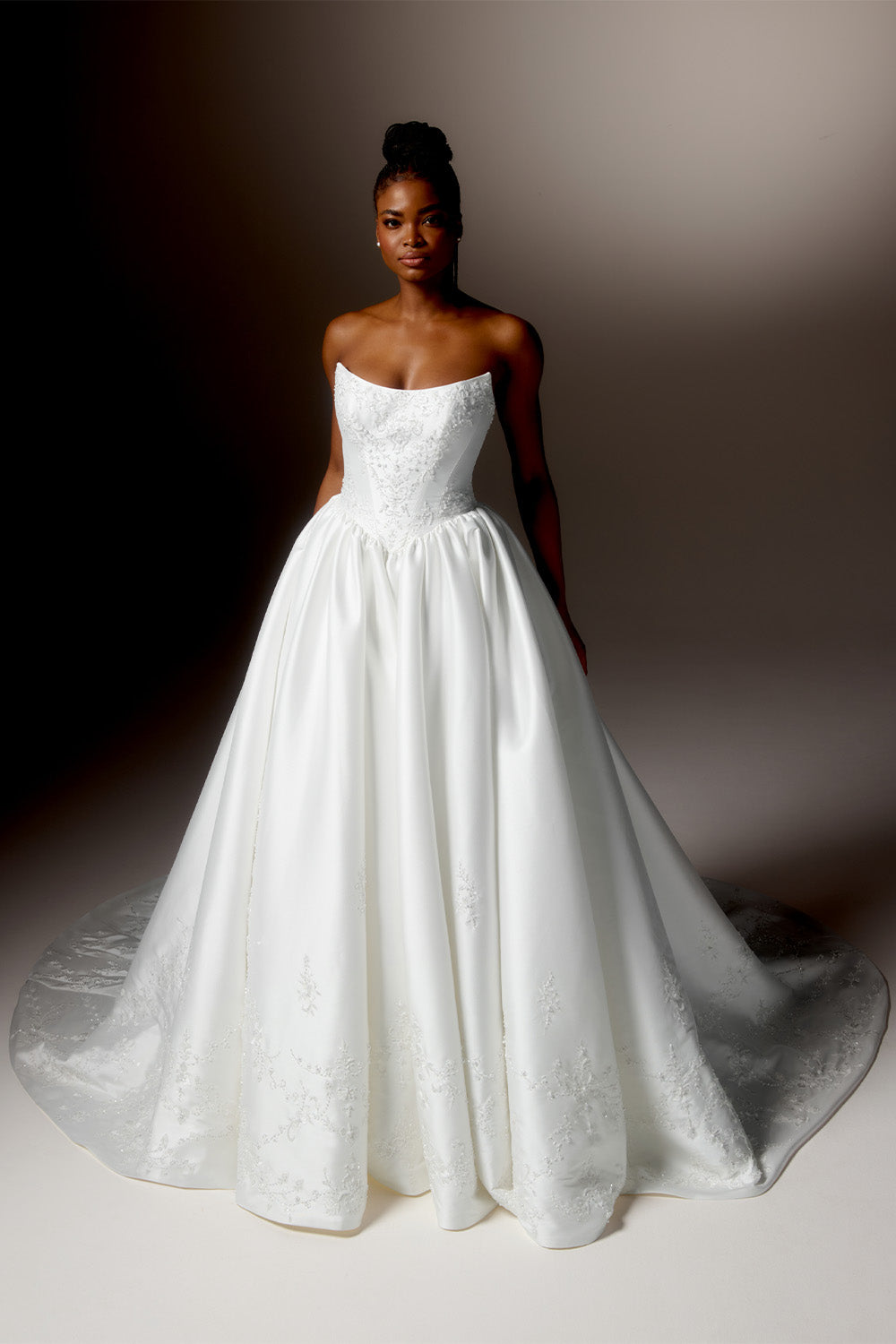 Justin Alexander, Roayl Scoop-Neck Satin Ball Gown | Esposa