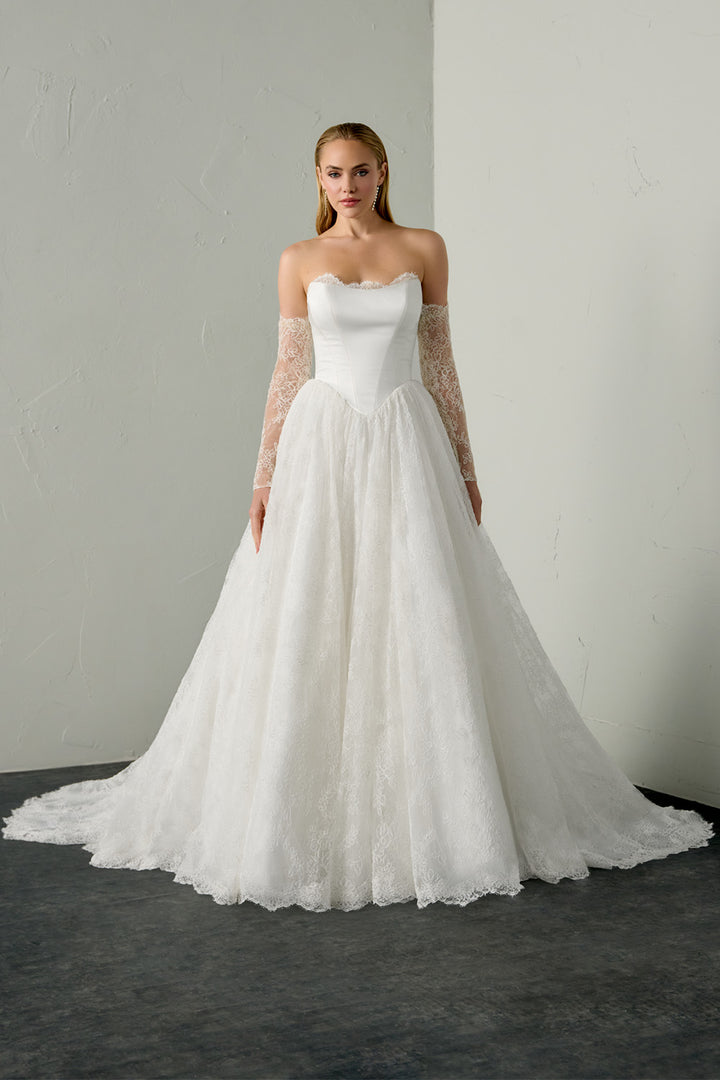 Justin Alexander, Romantic Lace Ball Gown | Esposa