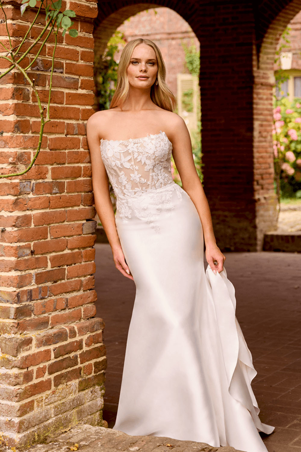 Justin Alexander, Timeless Strapless Gown | Esposa