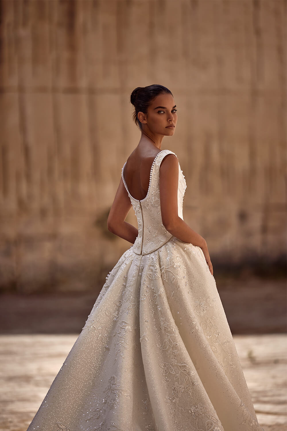 Milla Nova, Shimmering Sequined Gow | Esposa