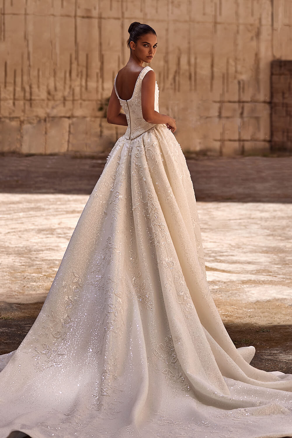 Milla Nova, Shimmering Sequined Gow | Esposa