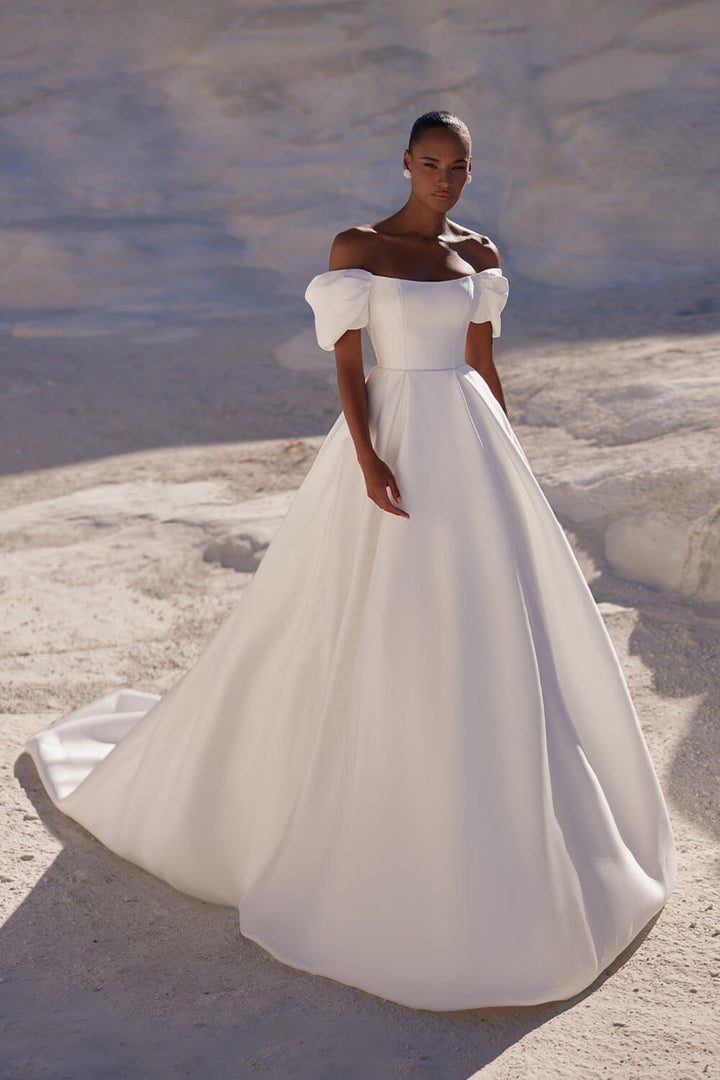 Eva Lendel, Off Shoulder Bridal Gown | Esposa