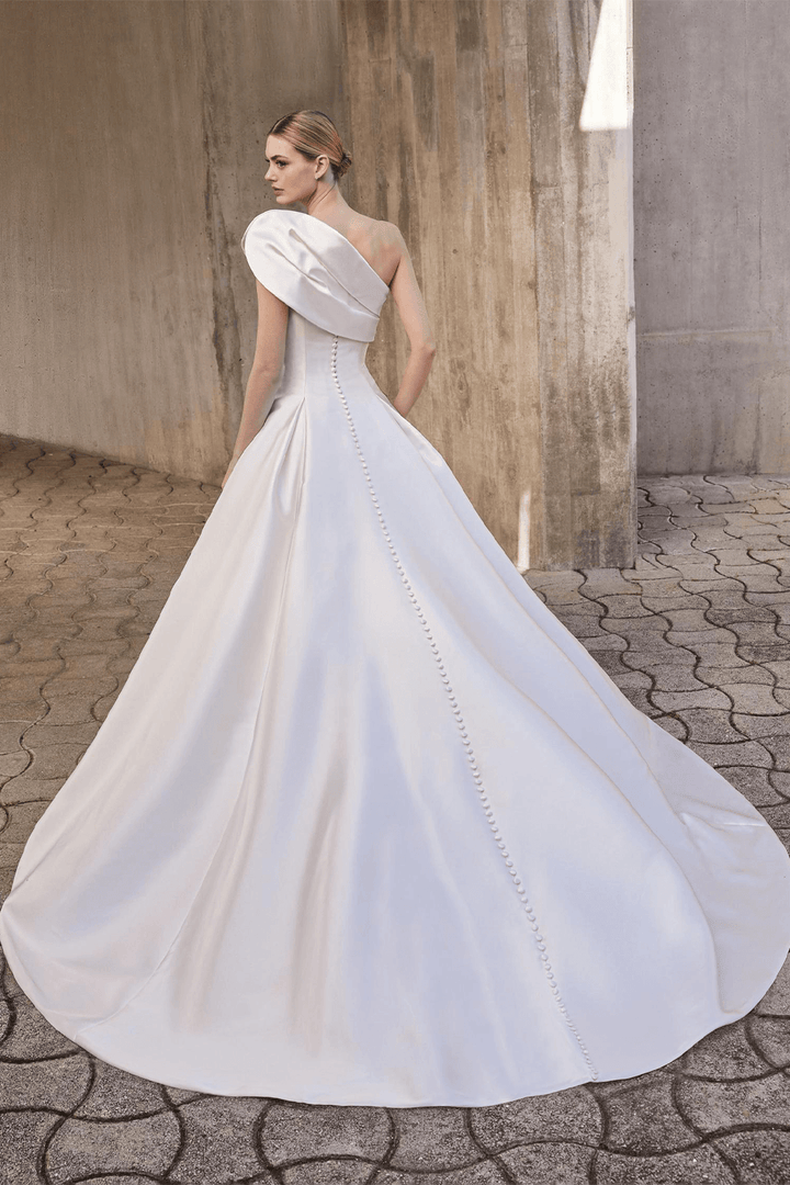 Pronovias, Dramatic A-Line Gown | Esposa