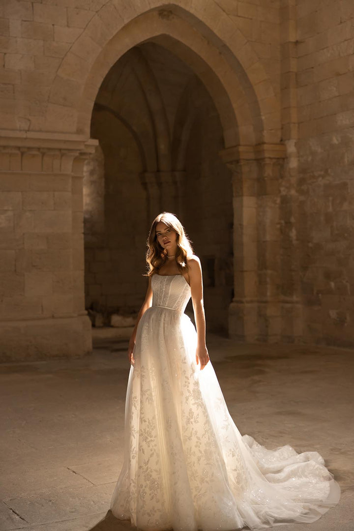 Eva Lendel, Strapless Wedding Gown | Esposa