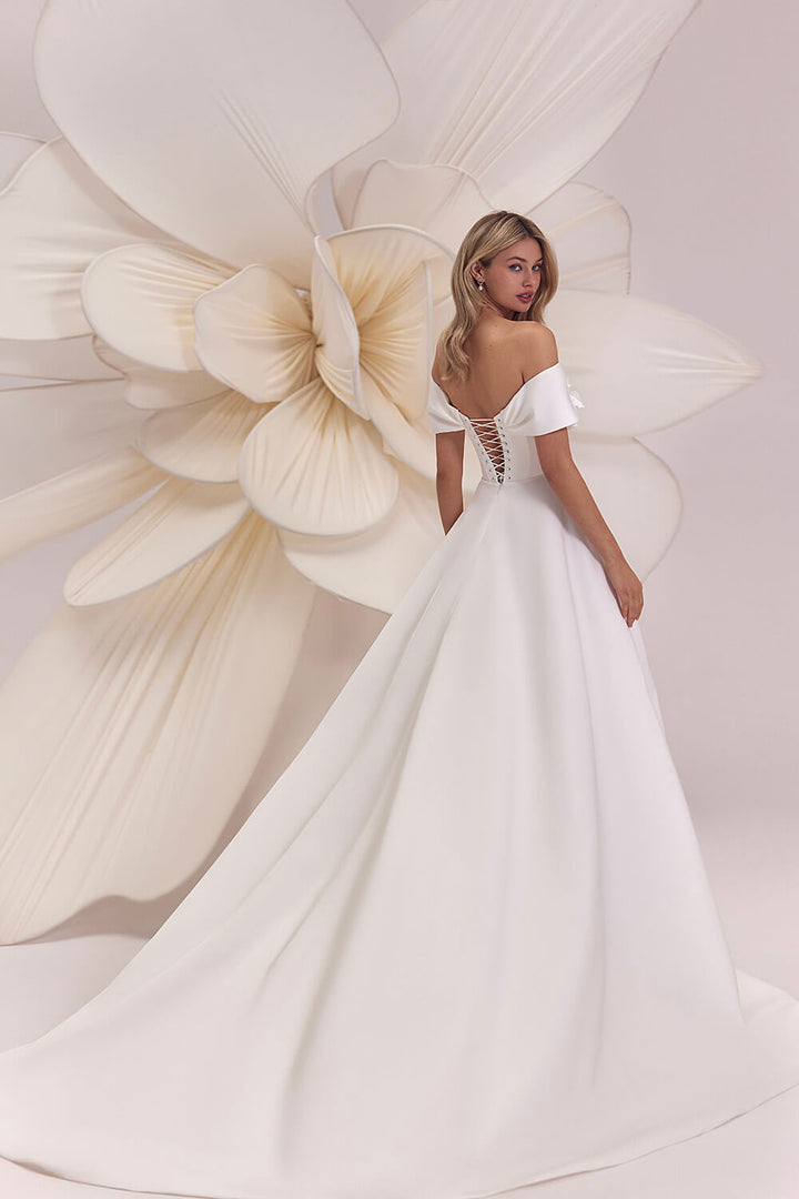 Eva Lendel, Elegant Wedding Dress | Esposa