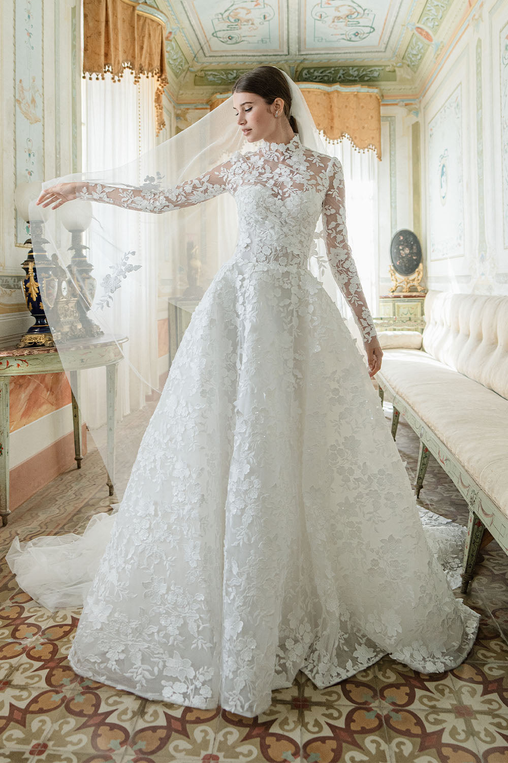 Monique Lhuillier, Elodie Classic Lace Dress | Esposa