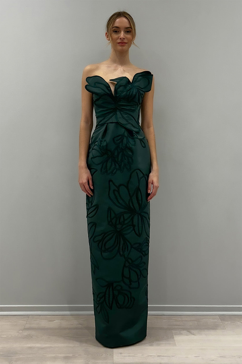 Monique Lhuillier, Strapless Long Gown | Esposa