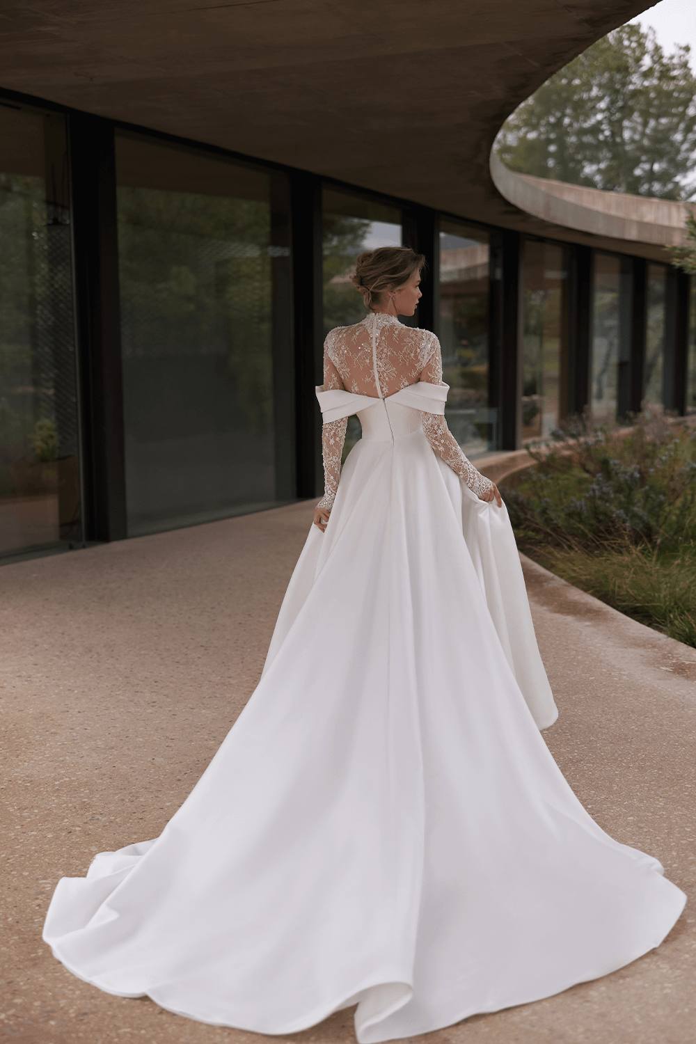 Eva Lendel, Minimalist A-Line Gown | Esposa
