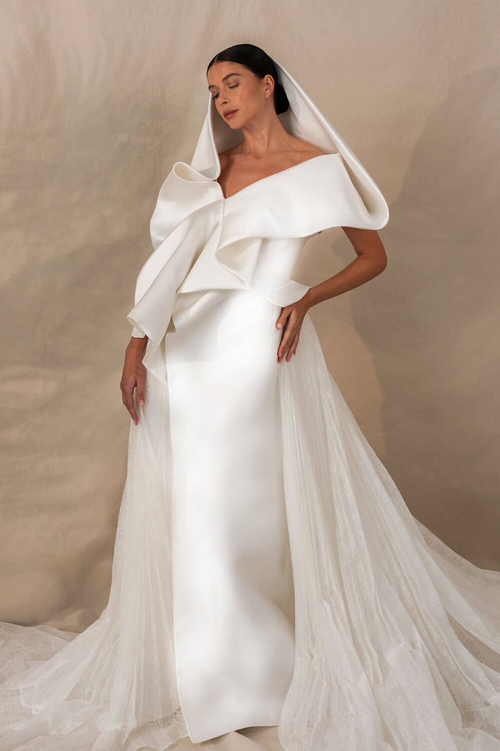 Kristie Romanos, Modern Bridal Gown | Esposa