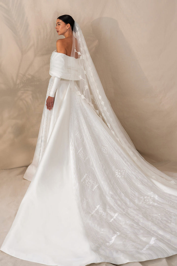 Kristie Romanos, Off Shoulder Royal Gown | Esposa