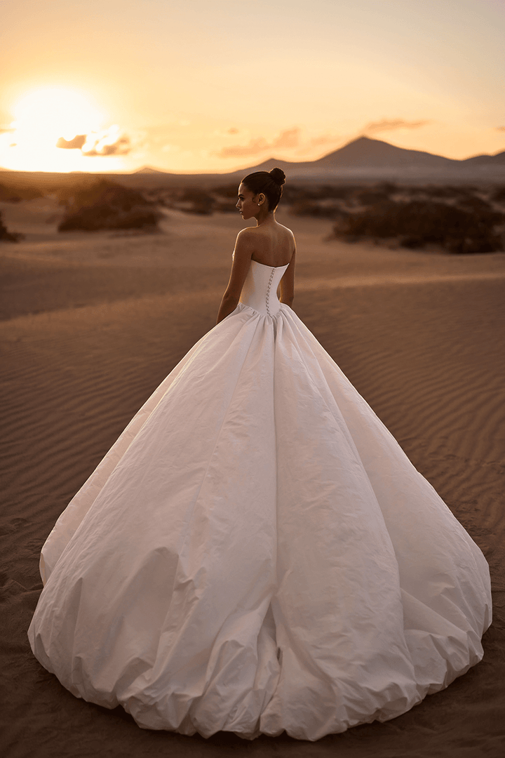 Milla Nova, Voluminous Ball Gown | Esposa