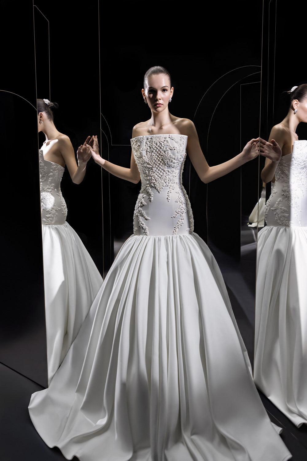 Nova Bella, Striking Mermaid Gown | Esposa