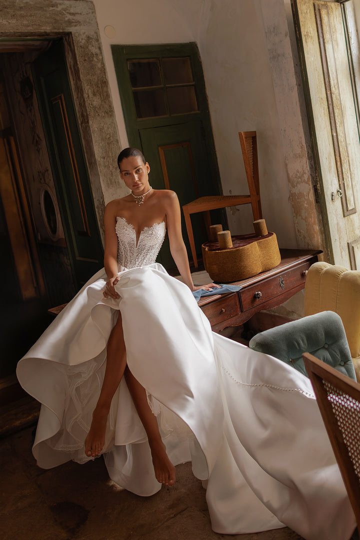 Wona Concept, Novella, Artistic Ball Gown | Esposa