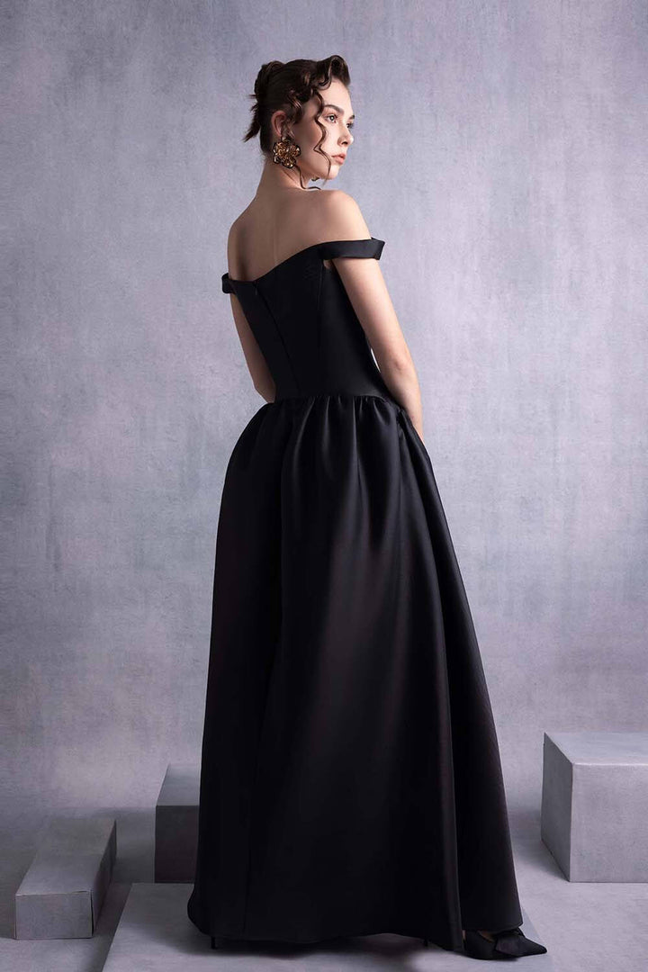 Gaby Charbachy, Simple Evening Gown | Esposa
