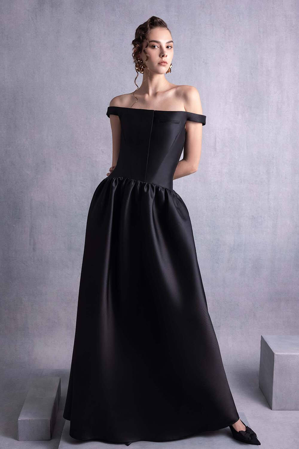 Gaby Charbachy, Simple Evening Gown | Esposa