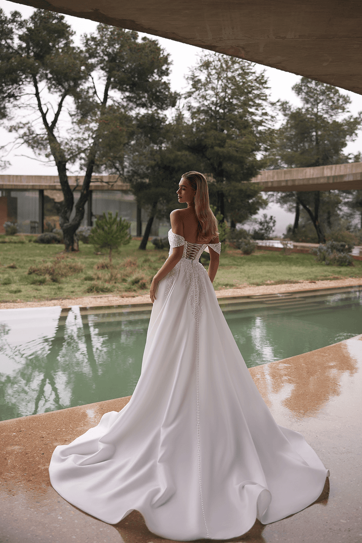 Eva Lendel, Stunning Mermaid Gown | Esposa