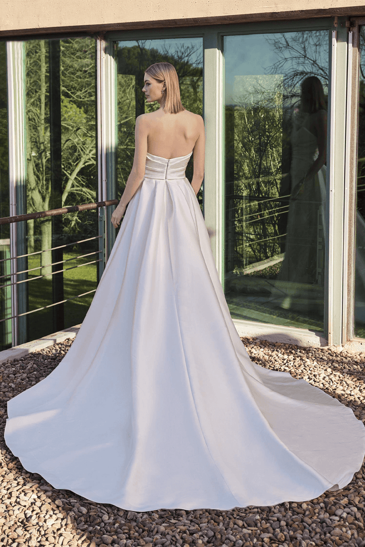 Pronovias, Refined Mermaid Gown | Esposa