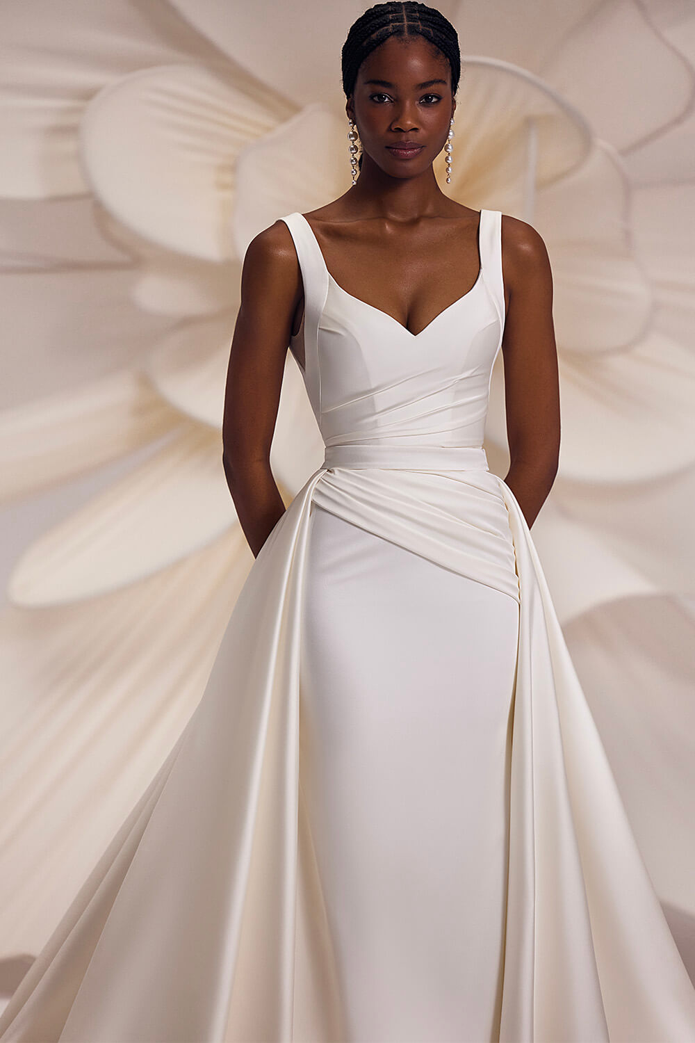 Eva Lendel, Simple Wedding Gown | Esposa