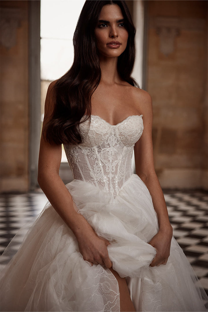 Milla Nova, Corset Wedding Gown | Esposa
