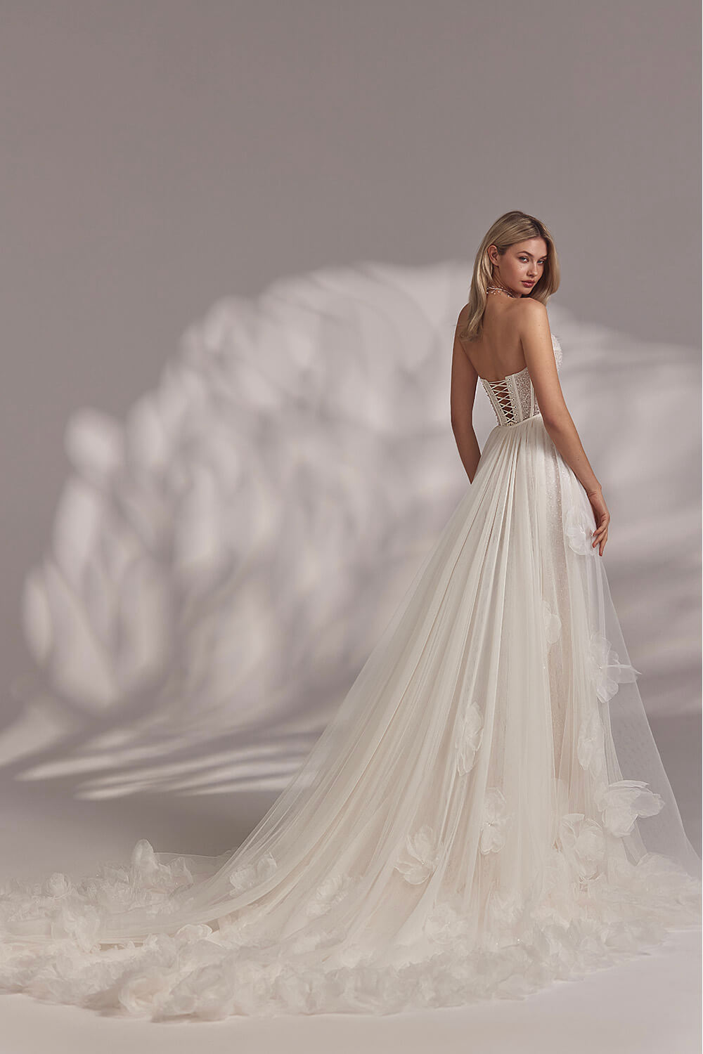 Eva Lendel, Corset Wedding Dress | Esposa