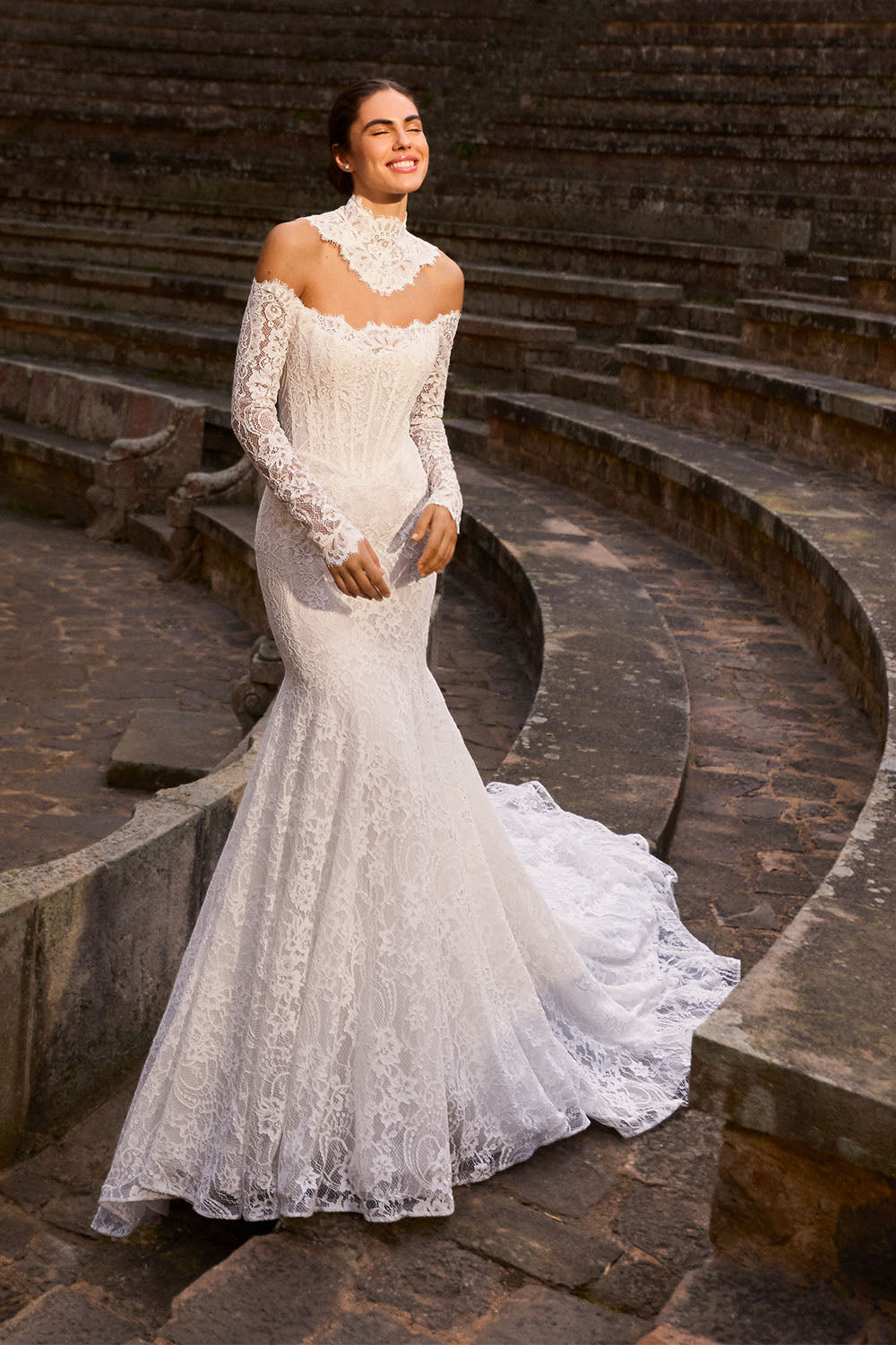 Pronovias, Elow, Timeless Lace Mermaid Gown | Esposa